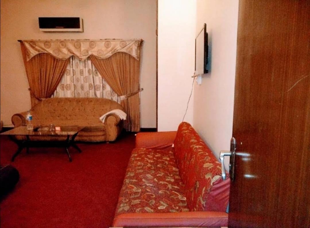 Magnum Hotel Lahore Ngoại thất bức ảnh